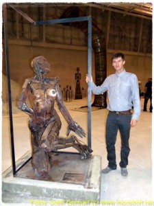 Akt - ein gelungenes Debut eines jungen Stahlkünstlers.