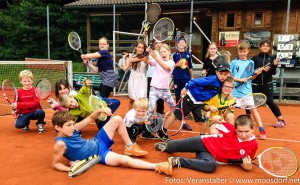Im Ferienprogramm der gesunden Gemeinde wurden die Kinder ans Tennis spielen herangeführt