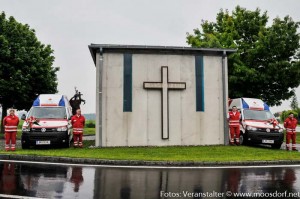 RK Bild 1 (Aufstellung der Fahrzeuge vor der Christophorus Kapelle)