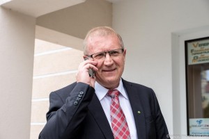 Buergermeister telefoniert (1 von 1)