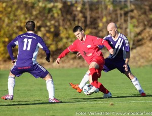 Fußball BLW 2015/16 Antiesenhofen - Eggelsberg 31. Okt. 2015 Foto: Furtner Im Bild