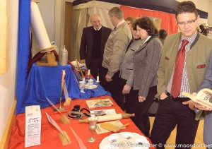 Bibelausstellung - v. r. n. l. Georg Emersberger (Organisations-Kernteam), Maria Emersberger, Erni und Bernhard Webersberger, Ferdinand Oberndorfer (Kurat)