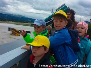 Kinderfestspiele am Flughafen