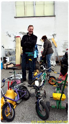 Flohmarkt 13 015 4k