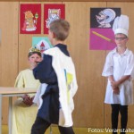 Die Moosdorfer Volksschule probt für die Mittelalter-Reise