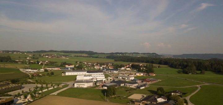 Lufaufnahme Gewerbegebiet Moosdorf