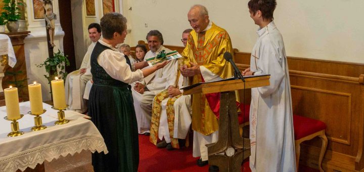 Pfarrblatt Übergabe (1 von 1)