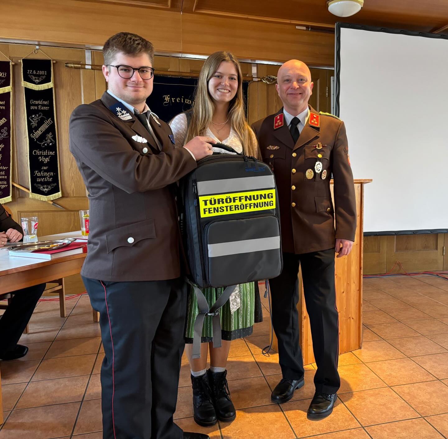 Übergabe Öffnungsset Landjugend